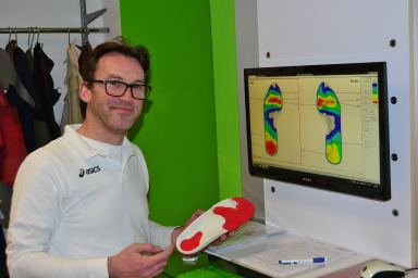Computerunterstützte Fußdruckmessung mit digitaler Auswertung am Bildschirm